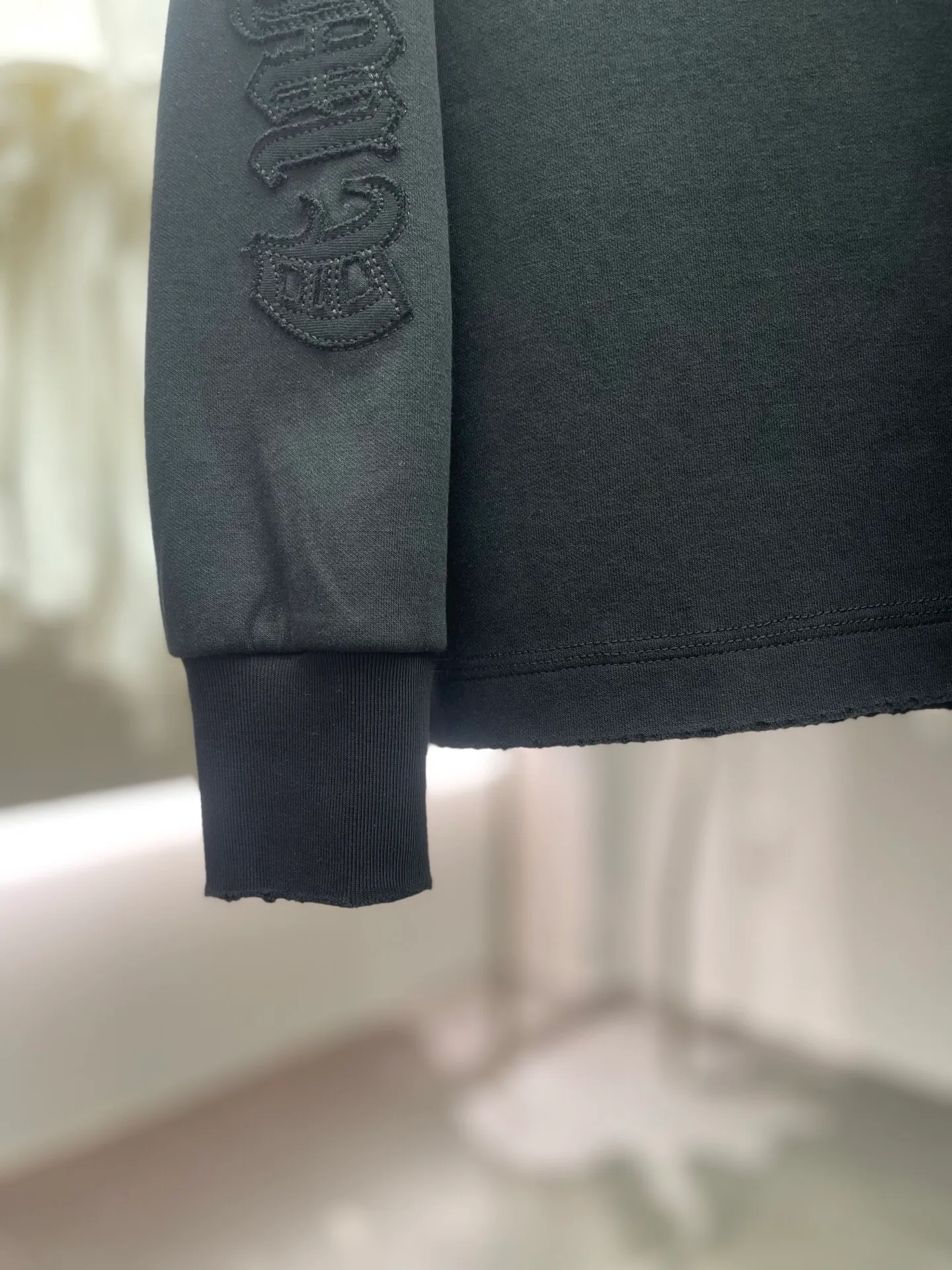 P426 💰Chrome Hearte CH new cross horseshoe Chrome Heart Sanskrit three-dimensional patchwork show craftsmanship, washed and frayed, double-sided cotton fabric, custom-dyed in the same vat with special bold 32-count double-strand 1X1 thread. .Light luxury, a must-have item for daily commuting for men and women.  Color: Black White Size: M~3x Style No.: 3589